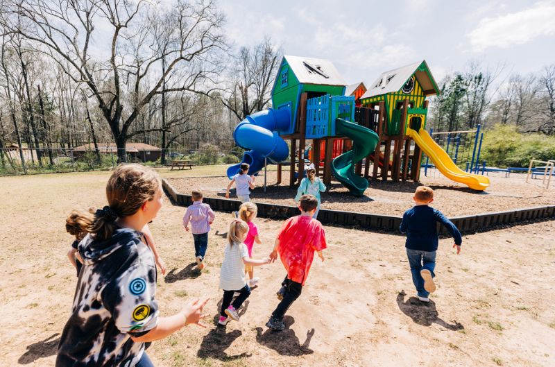 Ways To Entertain Your Toddler In Parks